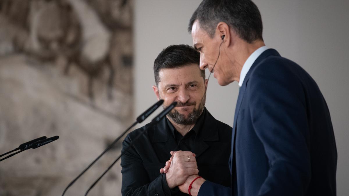 Pedro Sánchez y el presidente de Ucrania, Volodímir Zelenski.