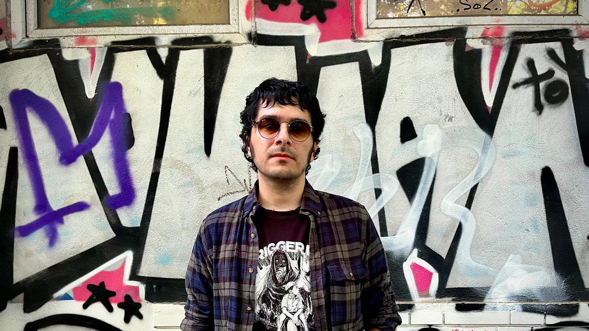 ChrEl miembro del grupo Lukiek rastrea la escena subterránea musical de Bizkaia desde 2021 con su propio sello discográfico.