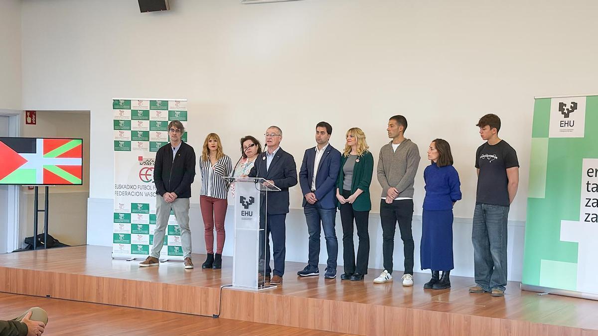 El rector de la EHU ha presentado el programa de la Semana de solidaridad ‘EHU con Palestina’
