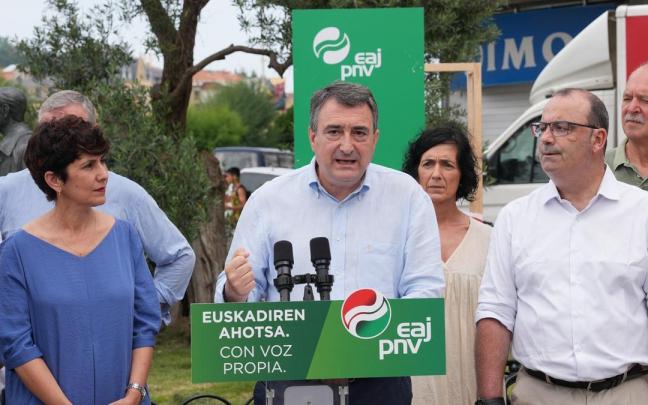 Aitor Esteban, durante el acto en el que ha participado en Donostia.