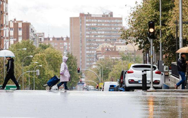 Solo entre las 6 de la mañana y las 10.30, los bomberos del Ayuntamiento de Madrid han realizado 85 intervenciones. Solo entre las 6 de la mañana y las 10.30, los bomberos del Ayuntamiento de Madrid han realizado 85 intervenciones.