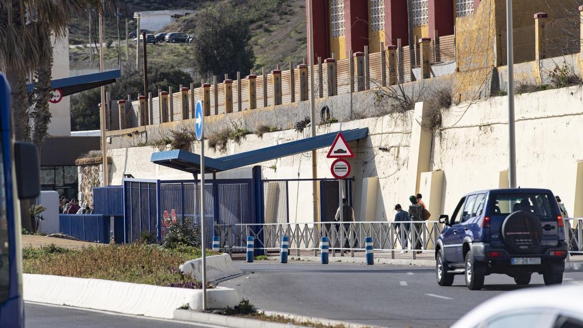 Entrada de la frontera del Tarajal.