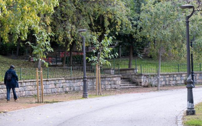 Vista del Parque de la Concordia, situado en pleno centro de Jaén, donde hallaron los cuerpos sin vida de las dos menores, de 15 y 16 años.