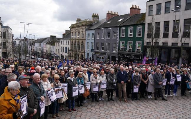 Protesta contra el intento de asesinato de John Caldwell.