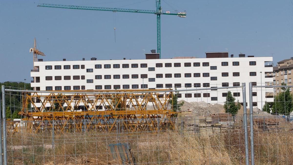 Imagen de un bloque de edificios en Pamplona. Foto: Patxi Cascante