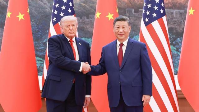 Donald Trump junto a Xi Jinping, este miércoles en Pekín.