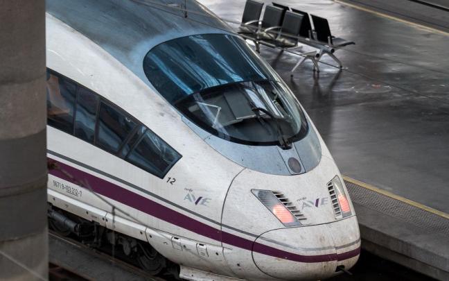 Trenes de Alta Velocidad en la Estación de Madrid Puerta de Atocha-Almudena Grandes.
