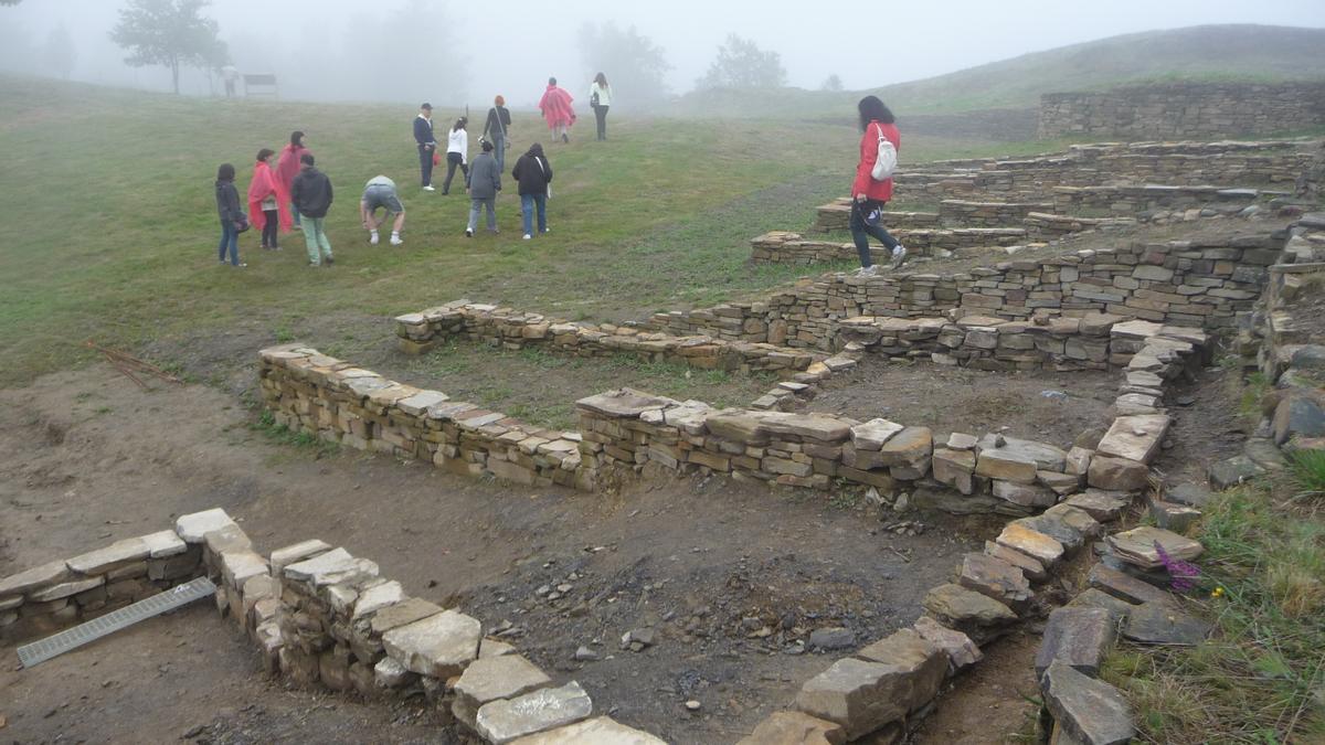 Los trabajos arqueológicos en el poblado romano de Forua continúan