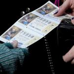 Varios boletos de la Loteria del Niño