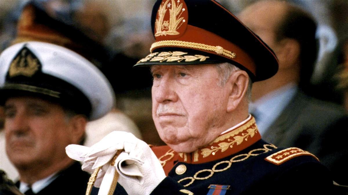 El dictador chileno Augusto Pinochet en una foto de archivo.