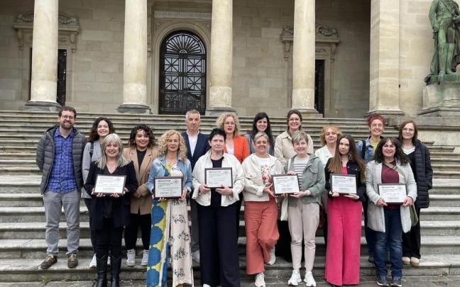 Arabako Erakusleihoen XII. Lehiaketak saltoki arabarren sormena saritu du.