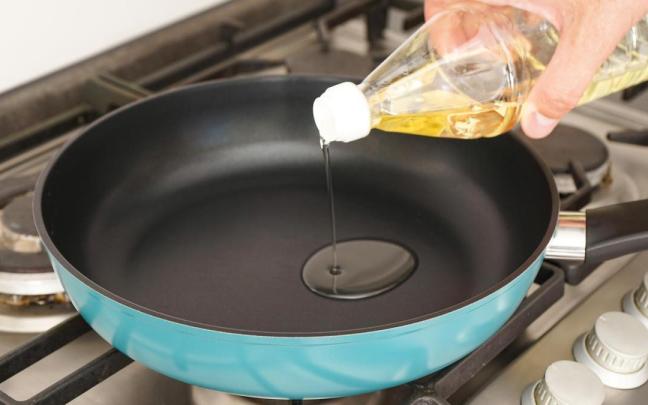 El aceite para freír hay que ponerlo con la sartén en frío.