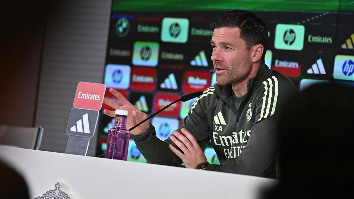 Xabi Alonso, técnico del Real Madrid, durante su comparecencia de hoy.