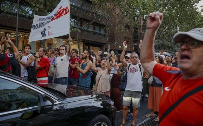 Imagen de la concentración en Madrid en protesta por el desahucio de Mari Carmen
