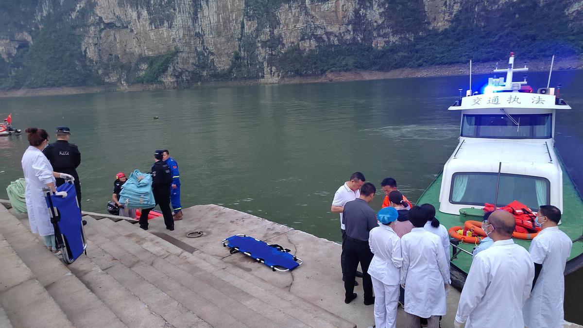 Al menos nueve fallecidos y 70 heridos por el hundimiento de barcos turísticos en China