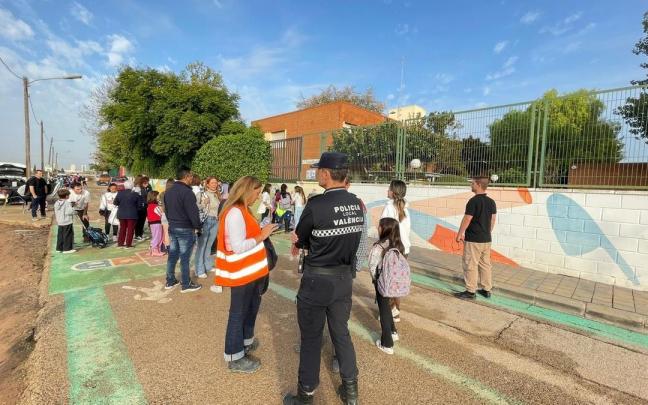 El Castellar l'Oliveral fue el primer colegio en reanudar las clases tras las DANA. / EP El Castellar l'Oliveral fue el primer colegio en reanudar las clases tras las DANA.