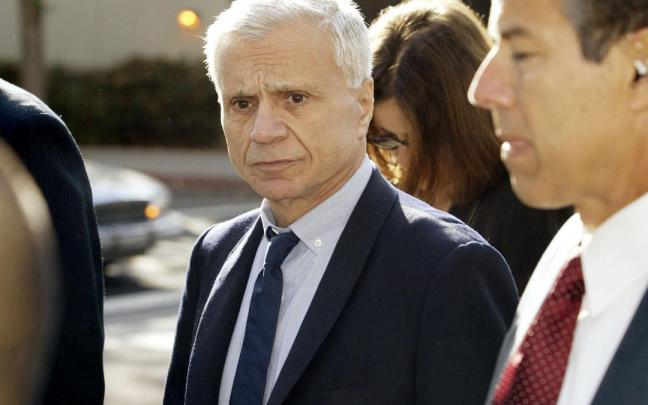 El actor Robert Blake, acude a declarar en el juicio por la muerte de su mujer en 2005.