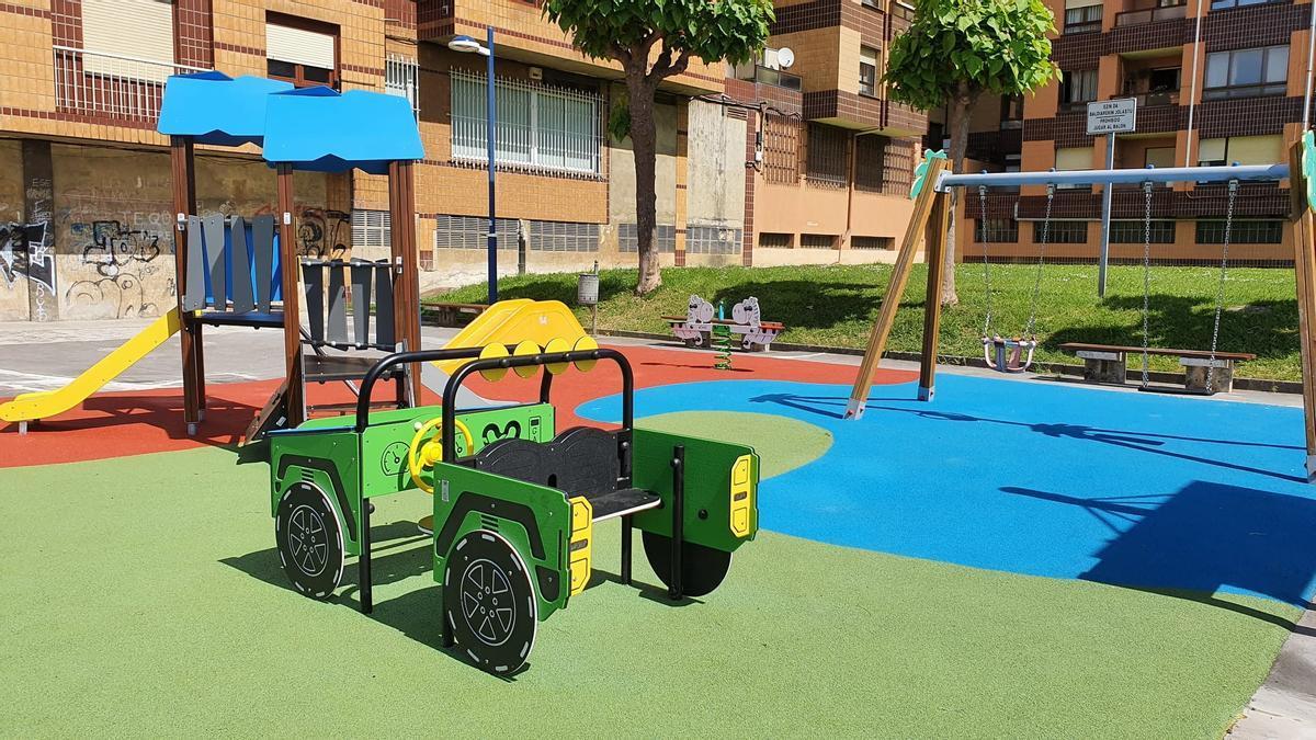 Una propuesta seleccionada es la renovación de suelos y elementos de parques infantiles