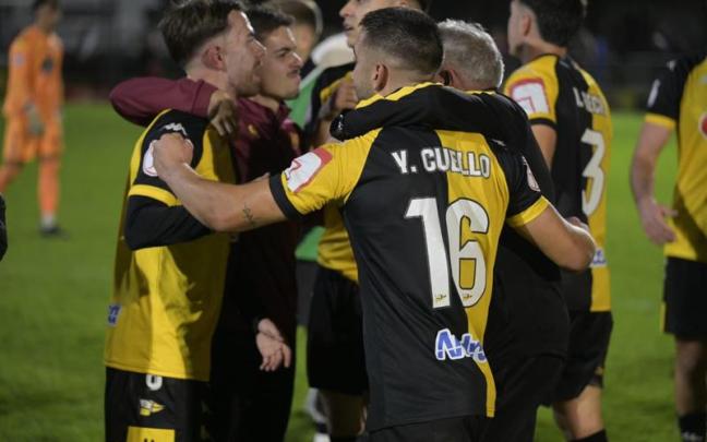 Los jugadores del Portu perseguirán ante el Alavés hacer goles como el logrado ante el Valadolid en una fecha acorde que no coincide con el partido del Athletic. / GAIZKA PORTILLO