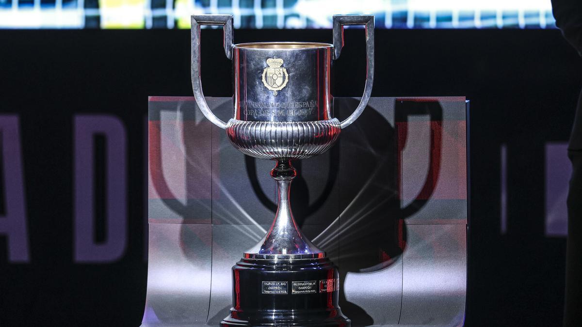 Imagen del trofeo de la Copa.