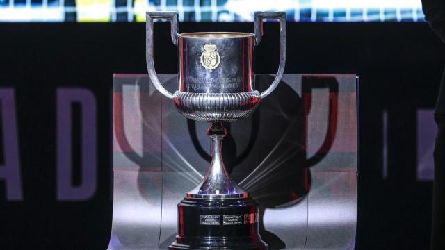 Imagen del trofeo de la Copa.