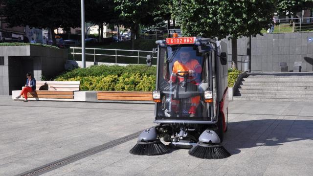 Uno de los servicios mejor valorados de Basauri es el de la limpieza viaria