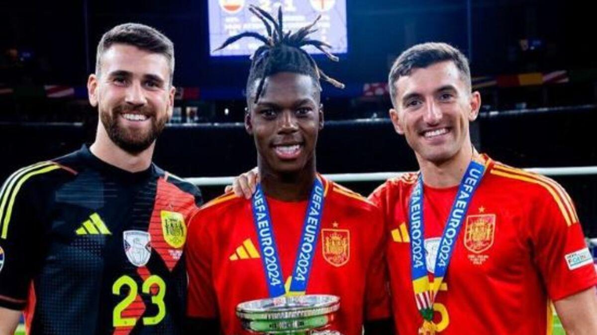 Así han felicitado los futbolistas del Athletic a sus compañeros de equipo tras ganar la Eurocopa