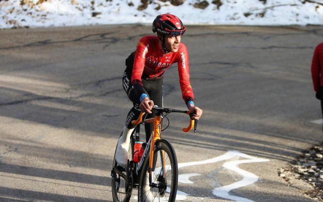 Gino Mäder durante una etapa del Giro de Italia 2021. Gino Mäder durante una etapa del Giro de Italia 2021.