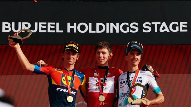 Podio final de la pasada edición del UAE Tour, con Pogacar, vencedor, Ciccone, segundo, y Pello Bilbao, tercero.