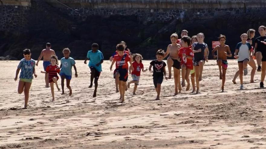 Niños y jóvenes participarán en las pruebas de atletismo en la playa de Arrigorri.
