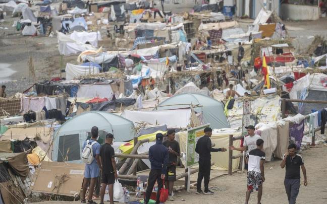 Imágenes de Ceuta un mes después de la entrada masiva de migrantes.