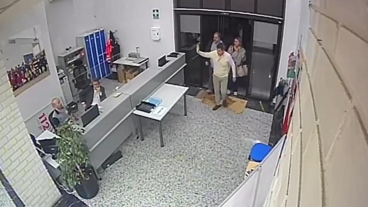 Captura de pantalla del video de la llegada de Mazón al Cecopi.