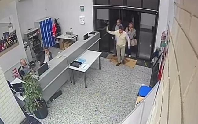 Captura de pantalla del video de la llegada de Mazón al Cecopi.