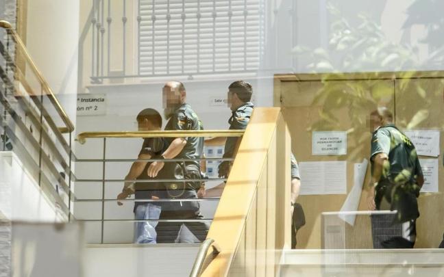 El sospechoso de asesinar a su expareja en Utrera (Sevilla) en el Juzgado.