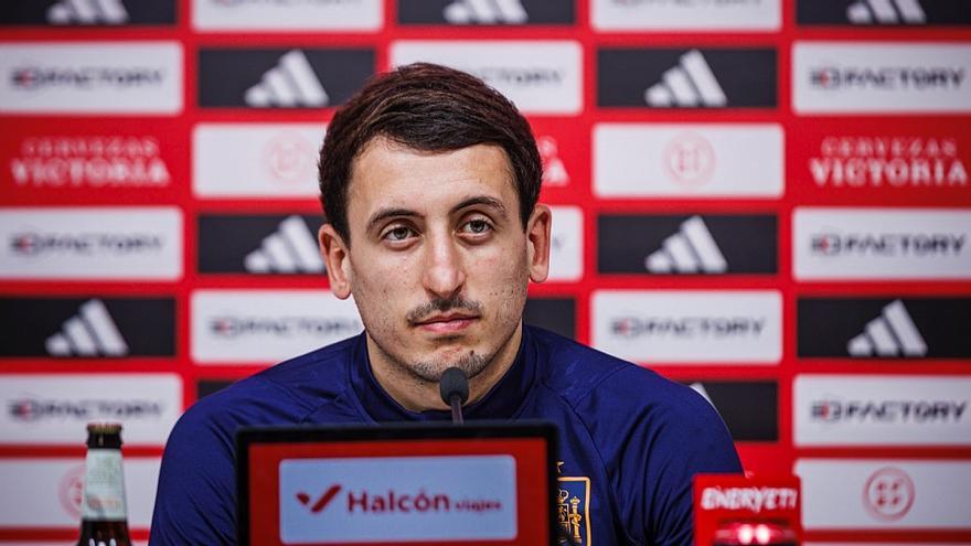 Mikel Oyarzabal en la rueda de prensa que ha dado este miércoles en Limassol (Chipre). / EFE