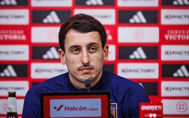 Mikel Oyarzabal en la rueda de prensa que ha dado este miércoles en Limassol (Chipre). / EFE