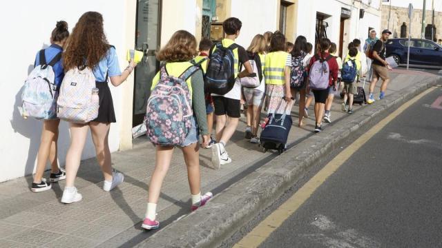 La iniciativa pretende aliviar la carga que supone la compra de material para afrontar el inicio del nuevo curso. / P. URRESTI La iniciativa pretende aliviar la carga que supone la compra de material para afrontar el inicio del nuevo curso.
