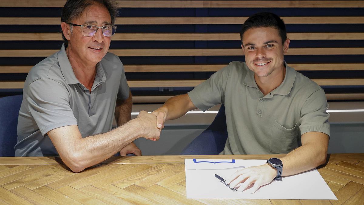 Loren y Sangalli, tras cerrarse el fichaje del donostiarra por el Málaga. / MÁLAGA CF