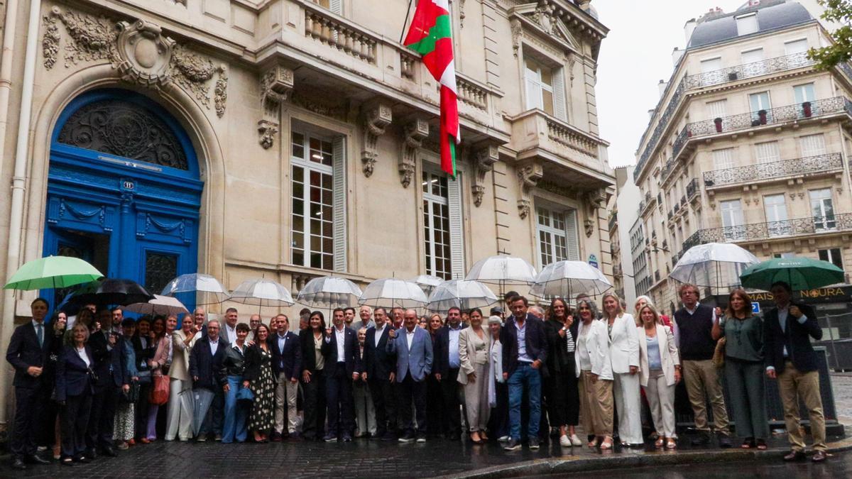 El PNV regresa al edificio parisino que le arrebató el franquismo