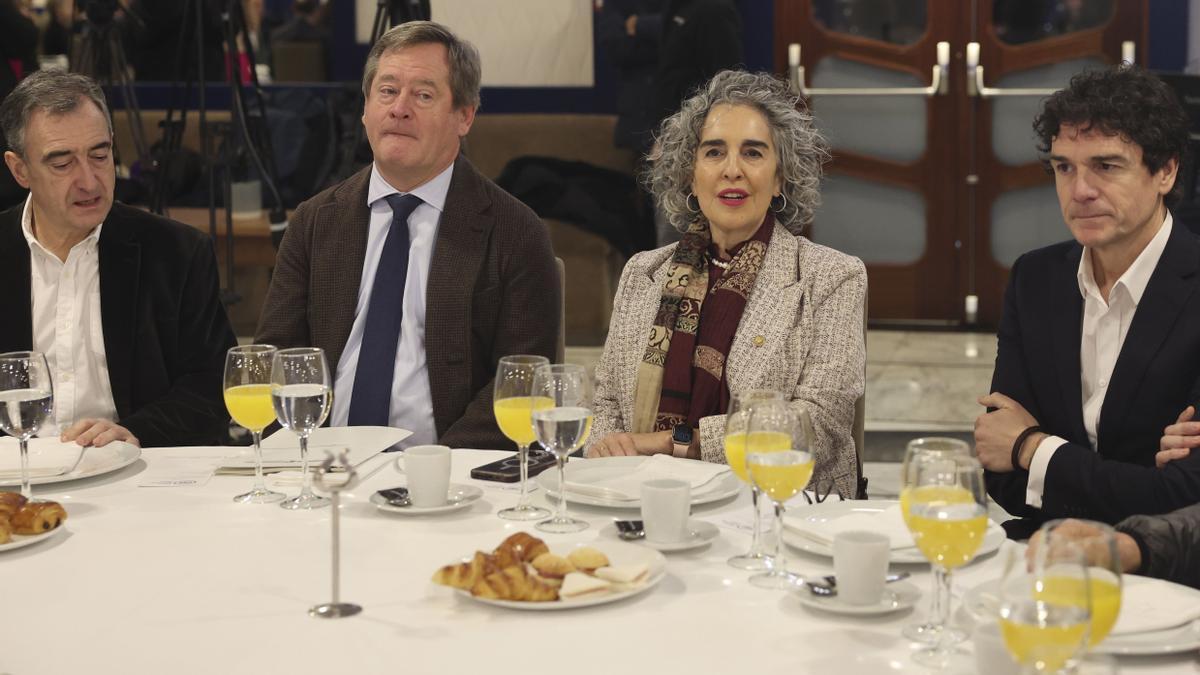 Bingen Zupiria, hoy en Bilbao junto a Aitor Esteban, Ibone Bengoetxea y Unai Rementeria.