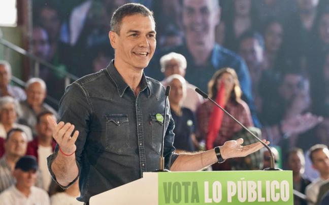 El secretario general del PSOE y presidente del Gobierno, Pedro Sánchez, interviene en un acto de campaña en Cártama (Málaga).