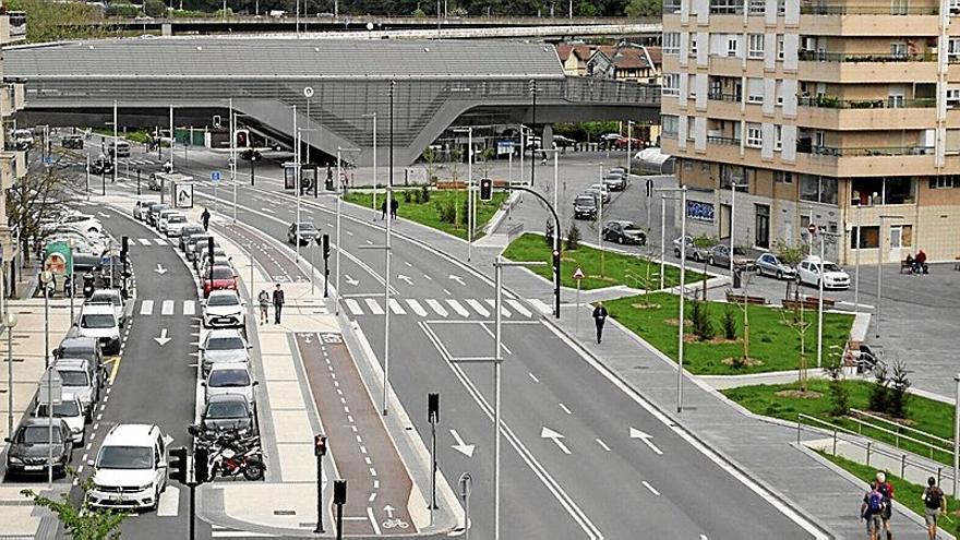 Zona de Loiola, donde desde el martes habrá aparcamiento regulado de pago.