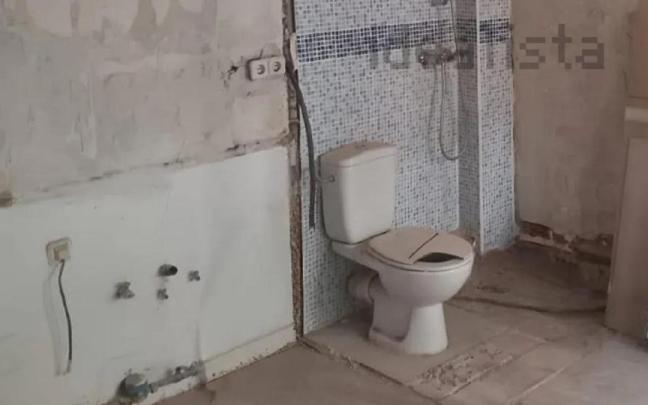 Los restos que quedan del baño.