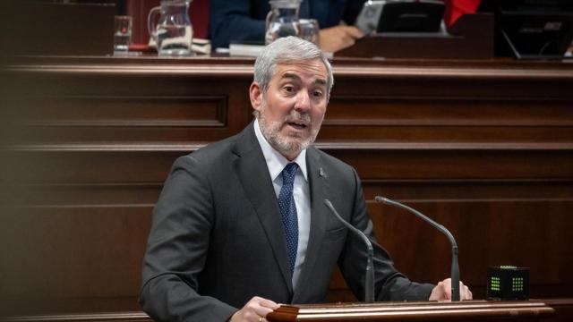 Fernando Clavijo, durante su intervención en el pleno del Parlamento canario.