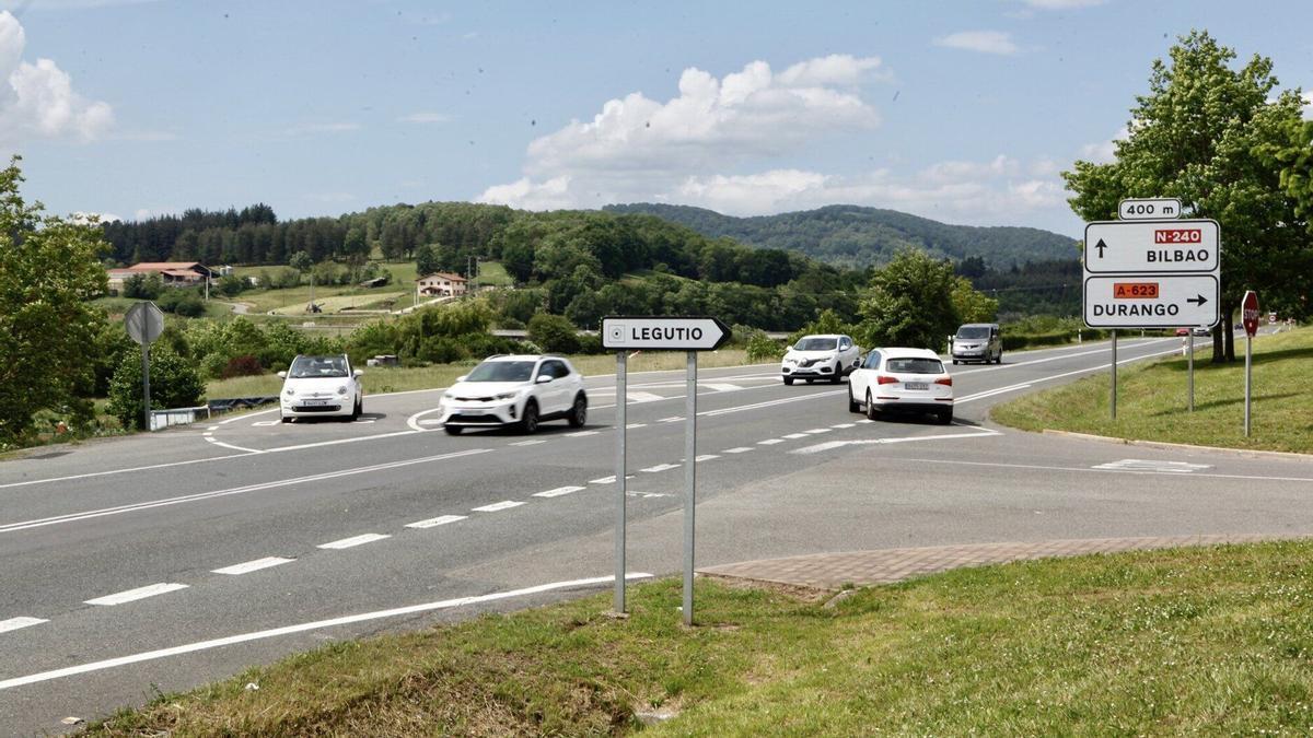 Imagen de archivo de un tramo de la N-240. / PILAR BARCO