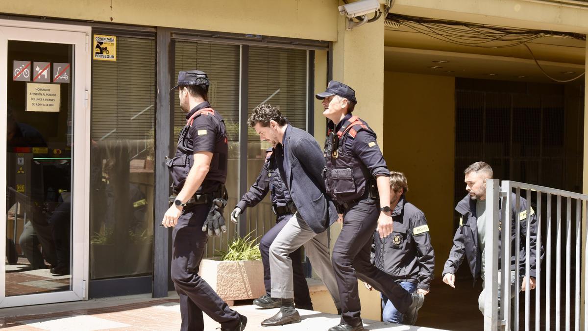 Jonathan Andic, el hijo del fundador de Mango, a su llegada a los Juzgados de Martorell (Barcelona).