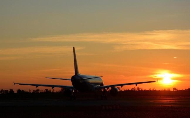 Imagen de archivo de un avión.