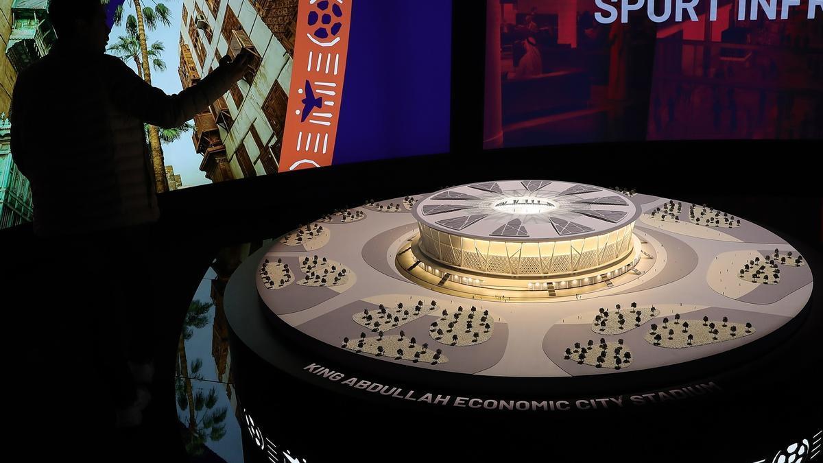 Una maqueta de uno de los 15 estadios que Arabia Saudí construirá para el Mundial de 2034.