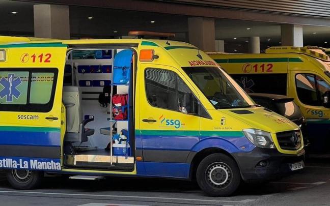 Ambulancias del Servicio de Salud de Castilla-La Mancha en una foto de archivo.