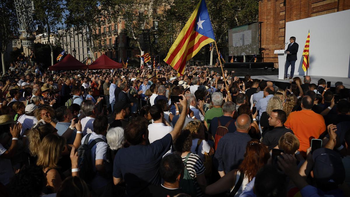 Puigdemont regresa a Catalunya siete años después